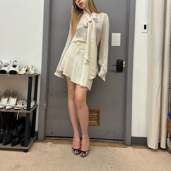 Valentino Ivory White Silk Long Sleeve Bow Tie Blouse - Picture 8 of 9